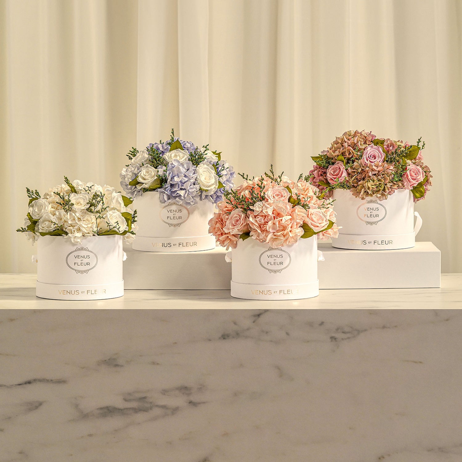Small Round Roses & Hydrangeas - Venusetflleur